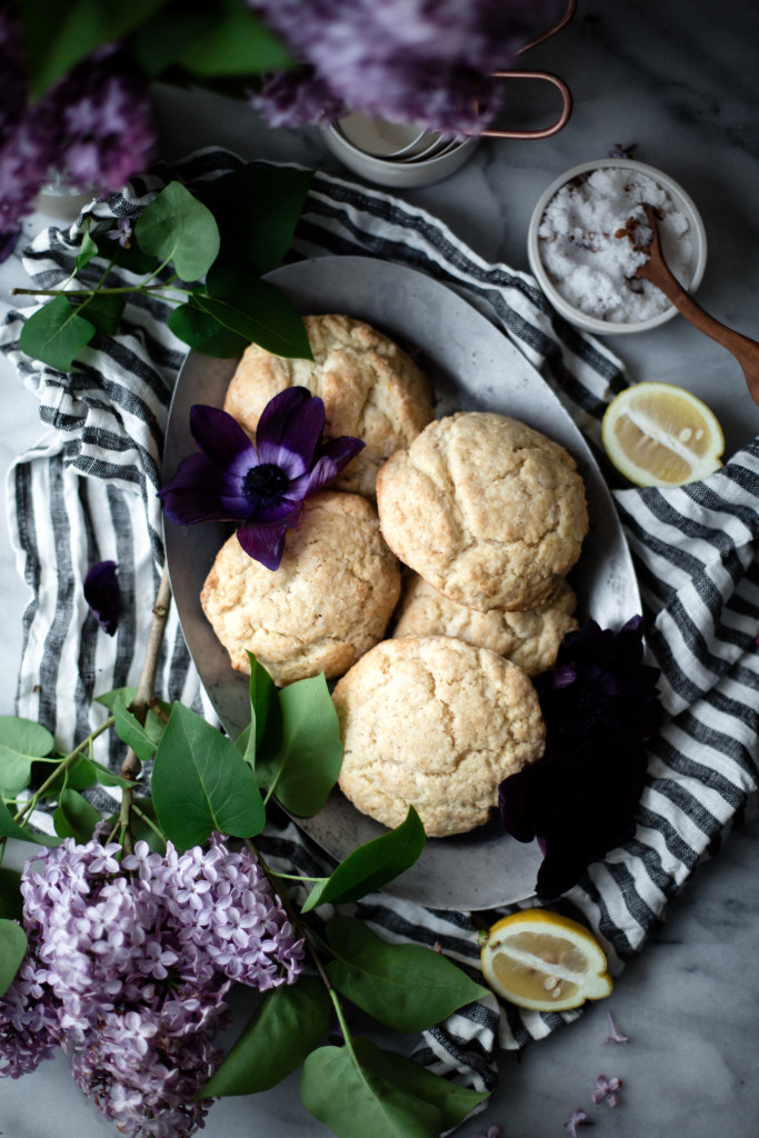 lilac cream scones // ohhoneybakes.com