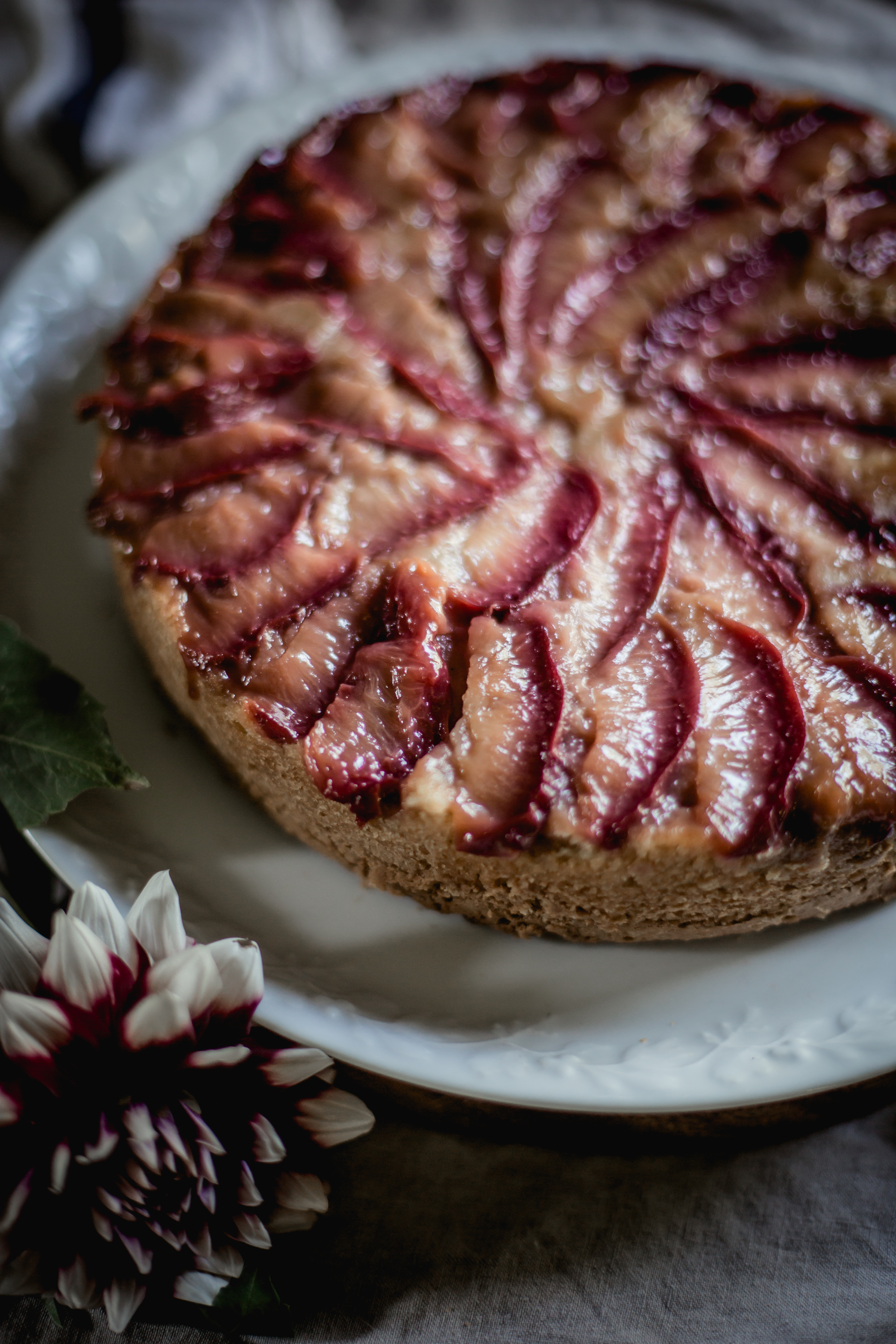 almond and apricot upside down cake (gluten-free) // ohhoneybakes.com